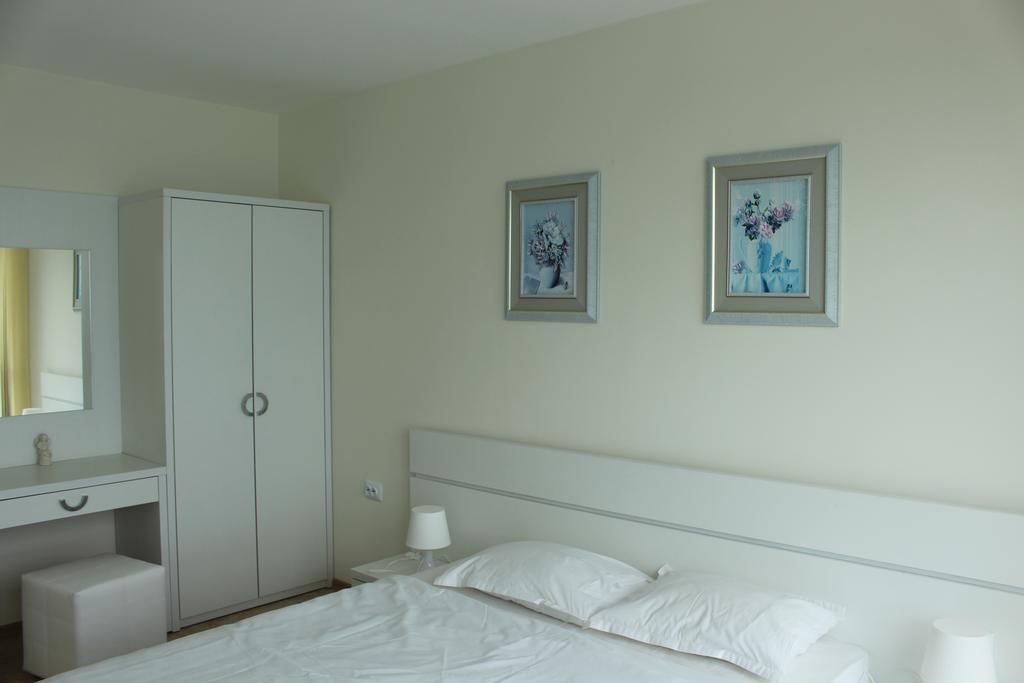 Calithea Complex Aparthotel Kavarna Exterior photo